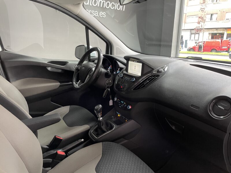 FORD Tourneo Courier 1.5 TDCi Titanium