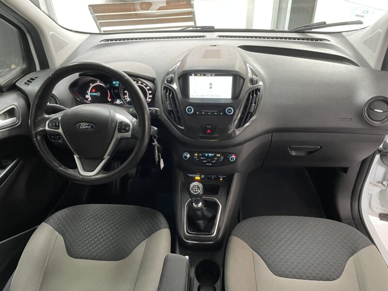 FORD Tourneo Courier 1.5 TDCi Titanium