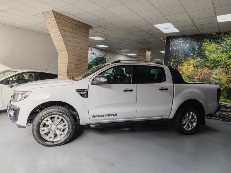 FORD Ranger 3.2 TDCi 200cv 4×4 Dob Cabina Wildtrac