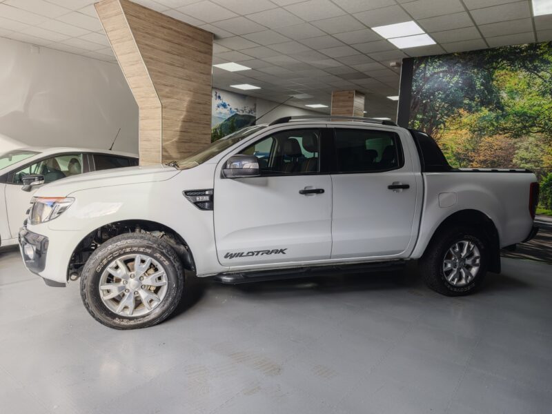 FORD Ranger 3.2 TDCi 200cv 4×4 Dob Cabina Wildtrac